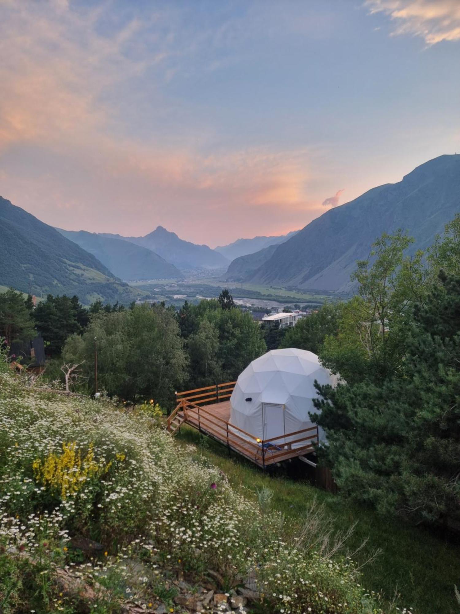 Elia Glamping Hotel Kazbegi Bagian luar foto