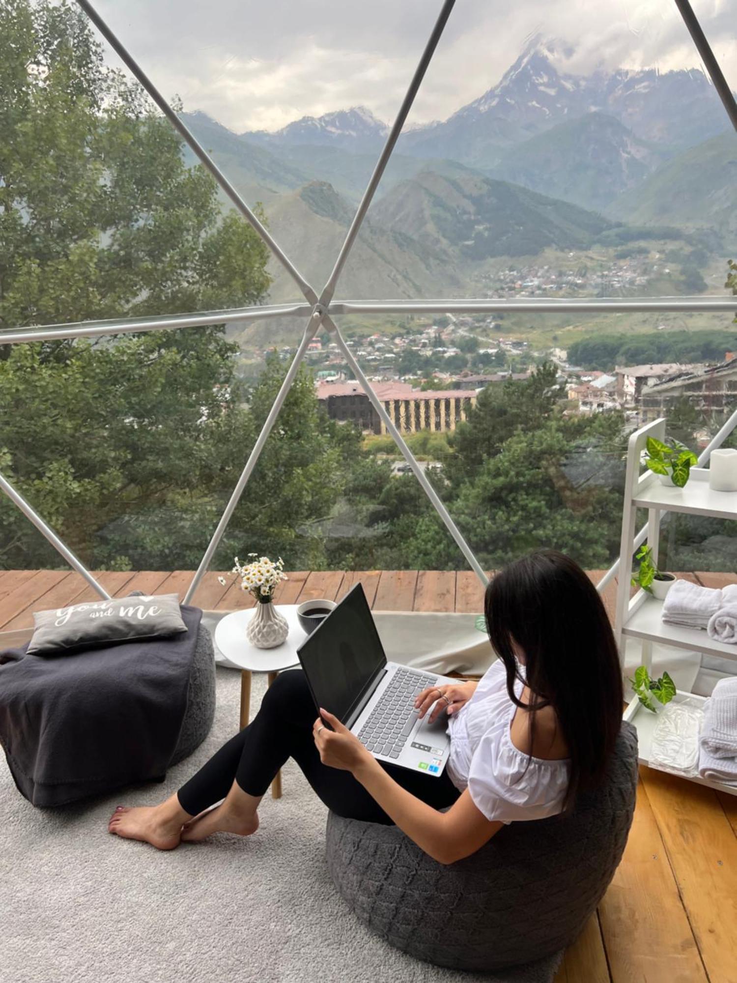 Elia Glamping Hotel Kazbegi Bagian luar foto
