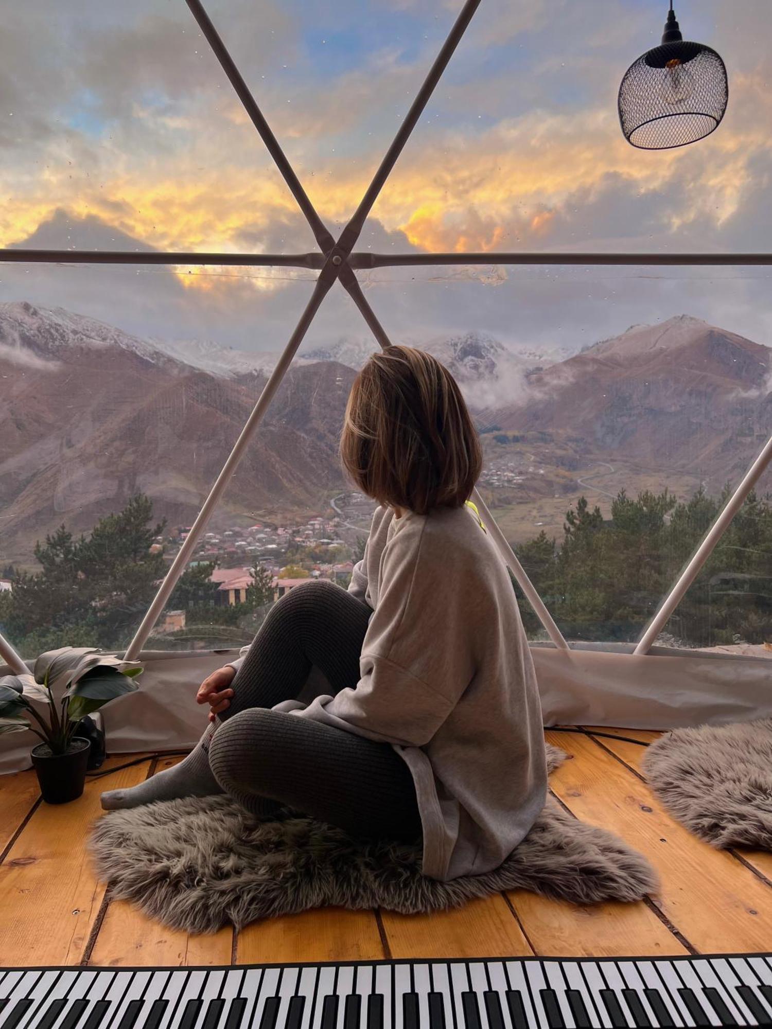 Elia Glamping Hotel Kazbegi Bagian luar foto