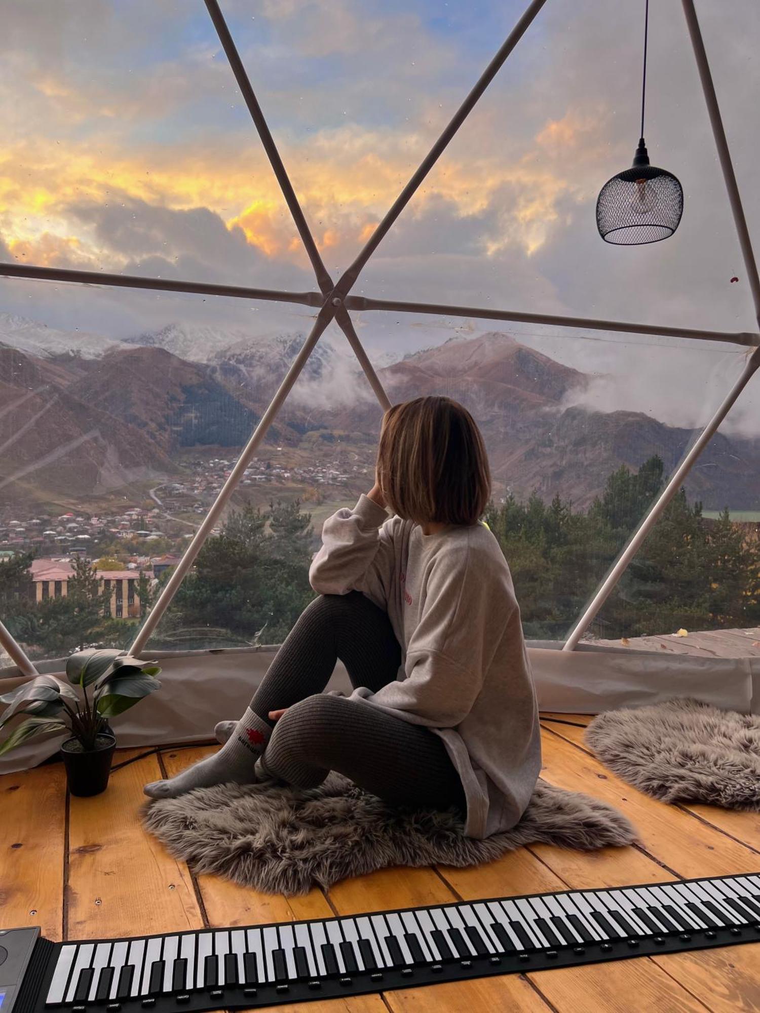 Elia Glamping Hotel Kazbegi Bagian luar foto